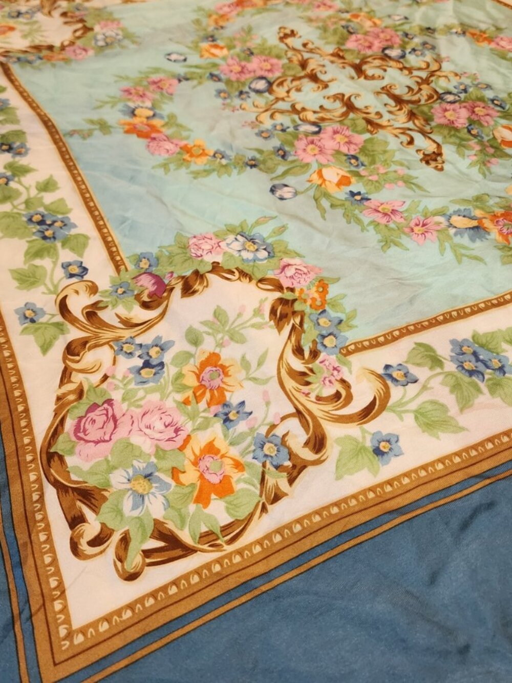 Adrienne Vittadini 100% Silk Scarf/Wrap - Picture 4 of 6